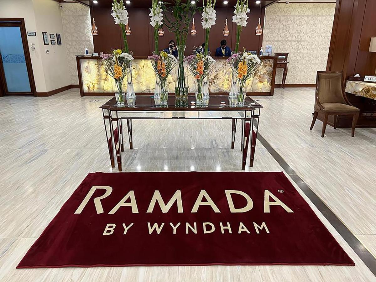 Ramada by Wyndham Multan Hotel Bagian luar foto