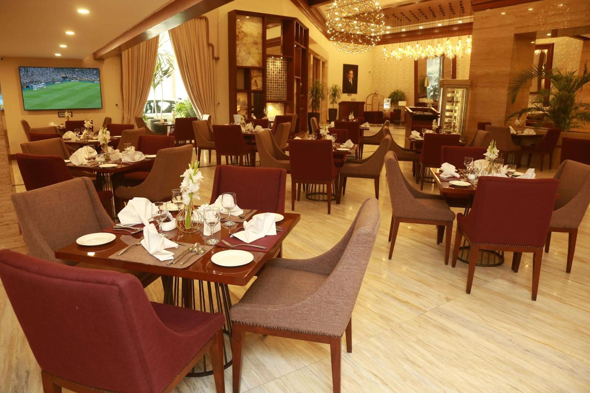 Ramada by Wyndham Multan Hotel Bagian luar foto