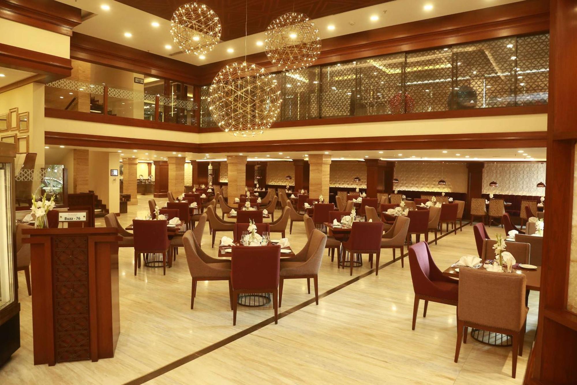 Ramada by Wyndham Multan Hotel Bagian luar foto
