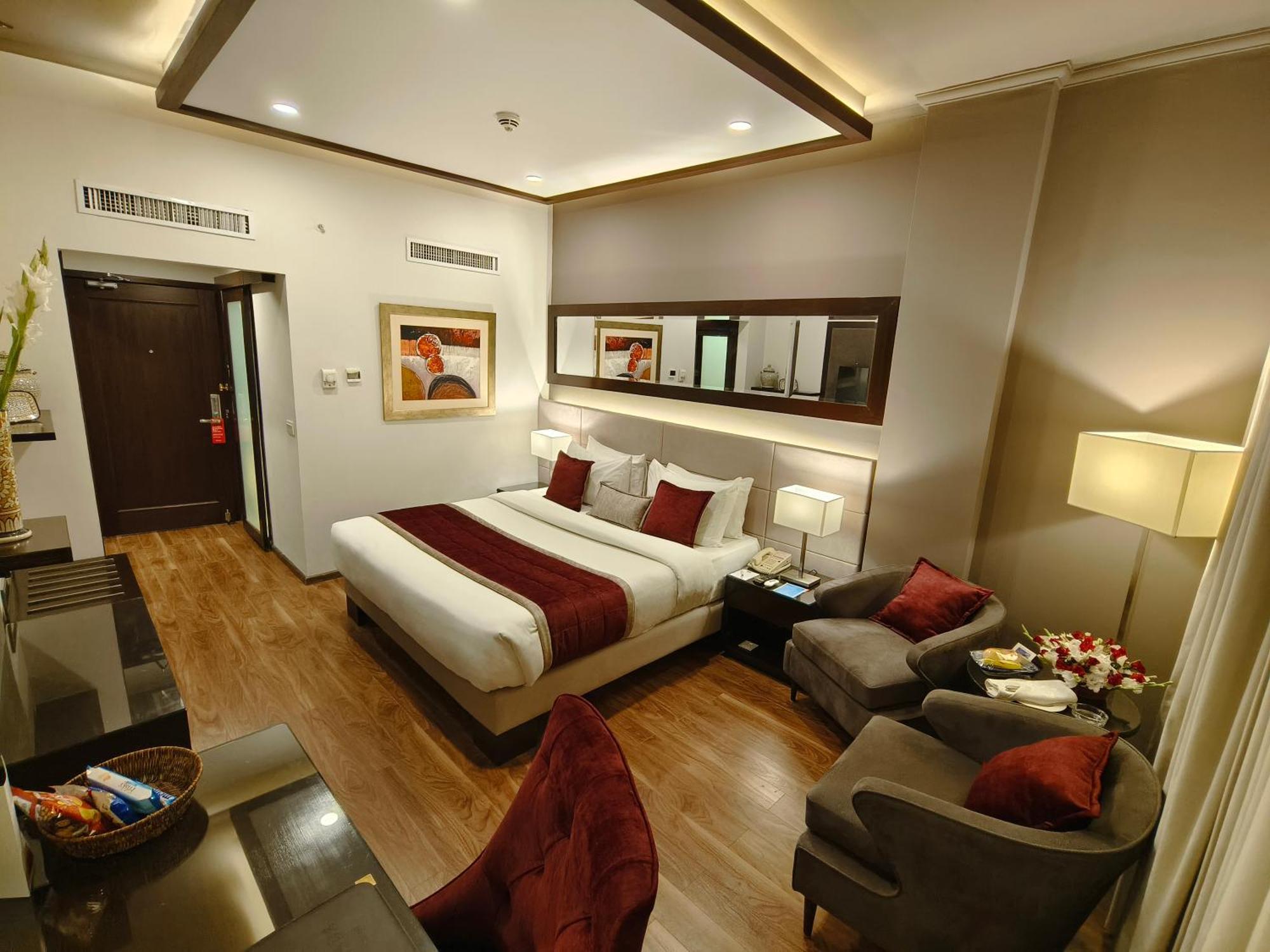 Ramada by Wyndham Multan Hotel Bagian luar foto