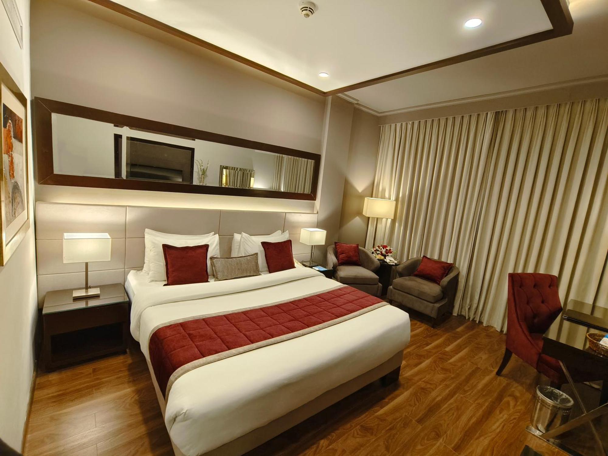 Ramada by Wyndham Multan Hotel Bagian luar foto