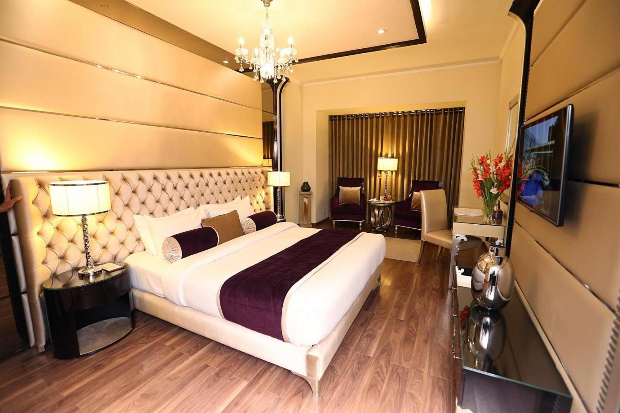 Ramada by Wyndham Multan Hotel Bagian luar foto