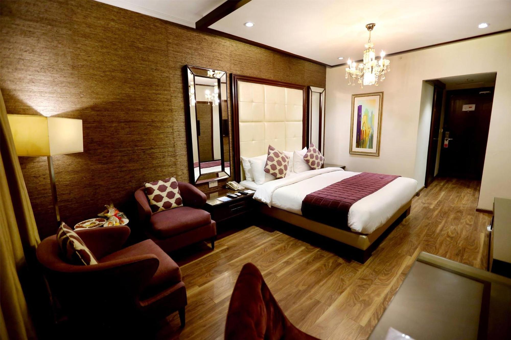 Ramada by Wyndham Multan Hotel Bagian luar foto